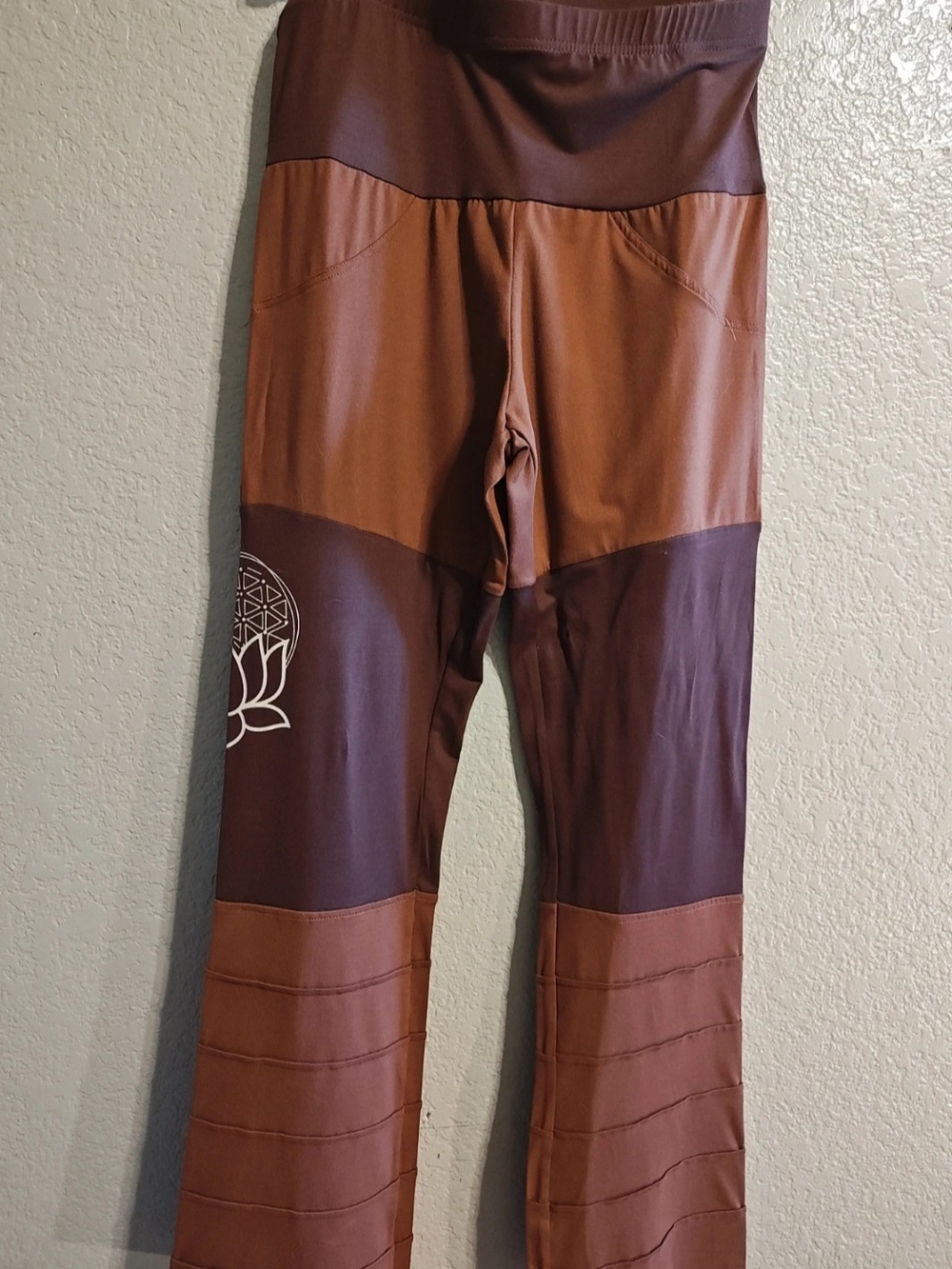 Wide-Leg Colorblock Yoga Pants in Brown